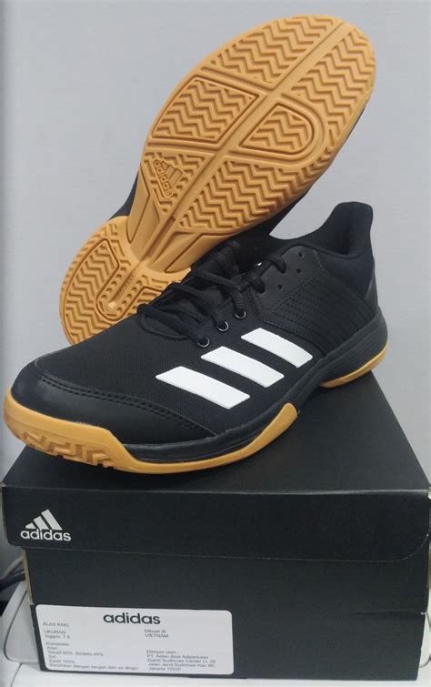 sepatu adidas badminton original